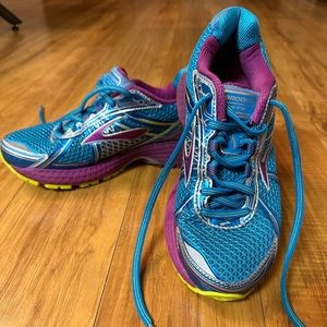 Women’s Brooks Adrenaline GTS 15 Running Shoes Like New